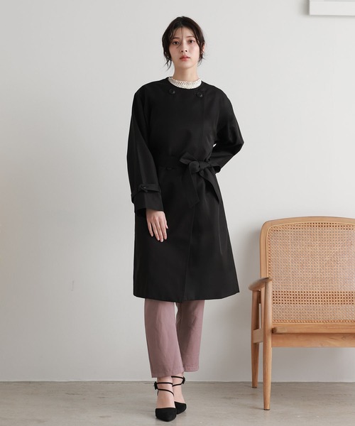 Filomo（フィローモ）の「[Filomo]ノーカラーロングコート 弱はっ水加工（トレンチコート・レディース・ベージュ/キャメル/ネイビー/ブラック・M/L）」の16枚目の写真