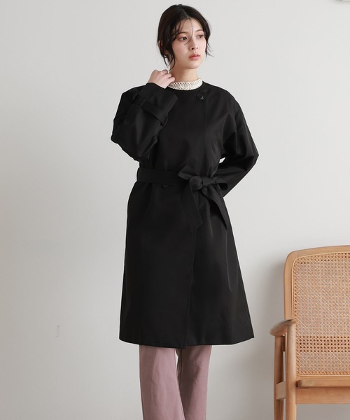 Filomo（フィローモ）の「[Filomo]ノーカラーロングコート 弱はっ水加工（トレンチコート・レディース・ベージュ/キャメル/ネイビー/ブラック・M/L）」の17枚目の写真