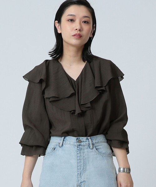 美品【Demi-Luxe BEAMS】 ラッフル ブラウス　OLIVE　ビームス Demi-Luxe BEAMS（デミルクス ビームス）の「Demi-Luxe BEAMS