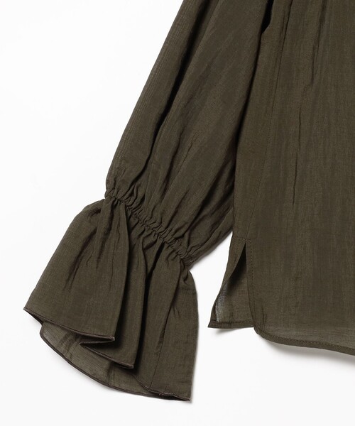 美品【Demi-Luxe BEAMS】 ラッフル ブラウス　OLIVE　ビームス Demi-Luxe BEAMS（デミルクス ビームス）の「Demi-Luxe BEAMS