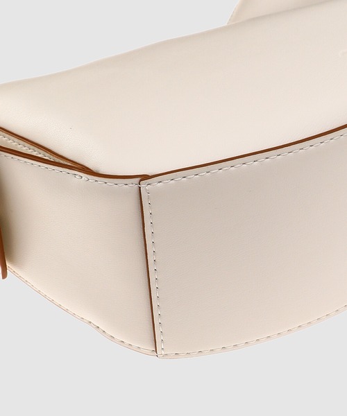 GANNI(ガニー)の「Ganni Shoulder Bag(ショルダーバッグ・レディース・ホワイト・ONE SIZE)」の8枚目の写真