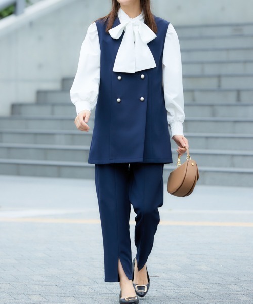 nissen（ニッセン）の「パール調ボタンジレ（ベスト・レディース・ベージュ/ネイビー・LL/L/M/S）」の11枚目の写真