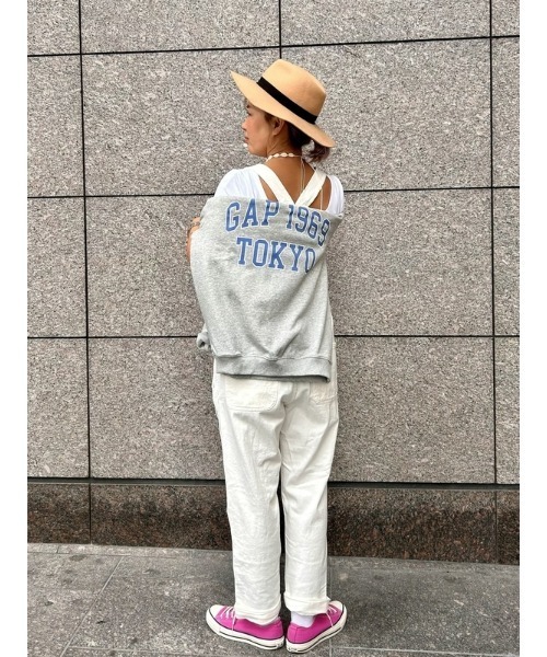 GAP（ギャップ）の「モダンスクープネックTシャツ（Tシャツ/カットソー・レディース・ブラック/ホワイト・S/M/L/XXS/XS/XL）」の8枚目の写真