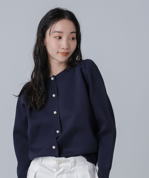 NANO universe(ナノユニバース)の「【追加生産】ライトスポンディッシュパールボタンカーディガン(カーディガン/ボレロ・レディース・ブラック/ホワイト/ダークネイビー/ベージュ/その他1・FREE)」の5枚目の写真