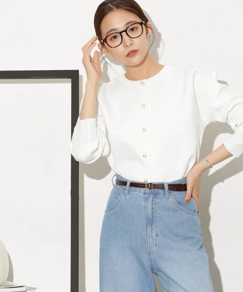 NANO universe(ナノユニバース)の「【追加生産】ライトスポンディッシュパールボタンカーディガン(カーディガン/ボレロ・レディース・ブラック/ホワイト/ダークネイビー/ベージュ/その他1・FREE)」の7枚目の写真