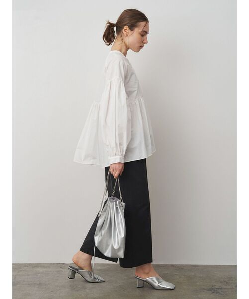 ELENDEEK（エレンディーク）の「ノーカラーフレアブラウス（シャツ/ブラウス・レディース・オフホワイト/ブラック/イエロー・FREE）」の9枚目の写真