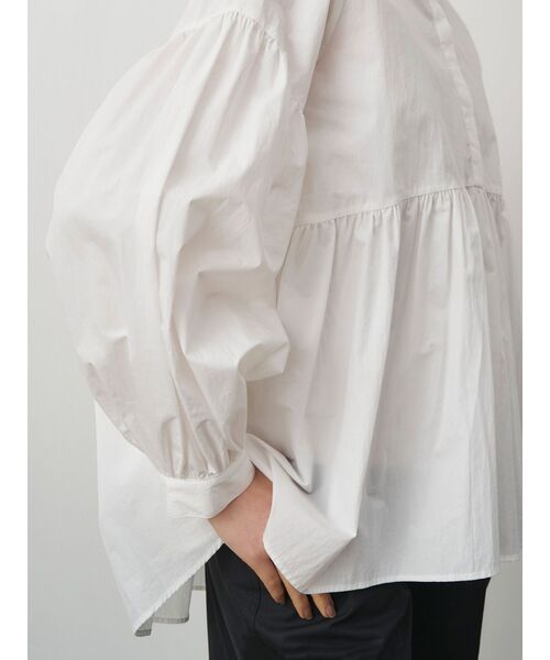 ELENDEEK（エレンディーク）の「ノーカラーフレアブラウス（シャツ/ブラウス・レディース・オフホワイト/ブラック/イエロー・FREE）」の13枚目の写真