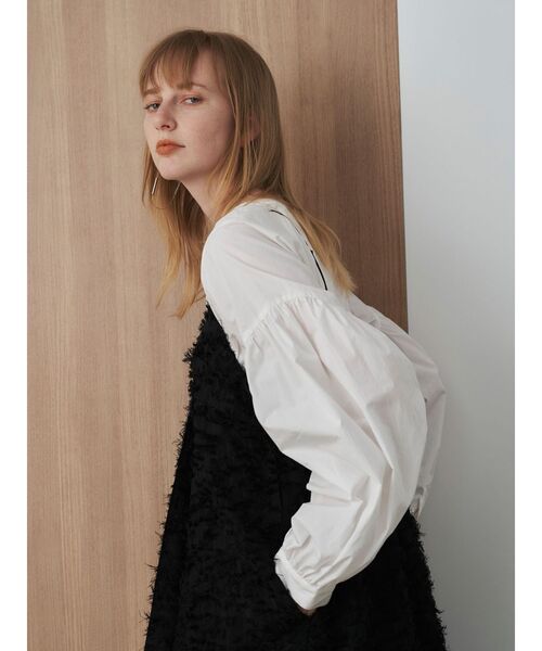 ELENDEEK（エレンディーク）の「ノーカラーフレアブラウス（シャツ/ブラウス・レディース・オフホワイト/ブラック/イエロー・FREE）」の16枚目の写真