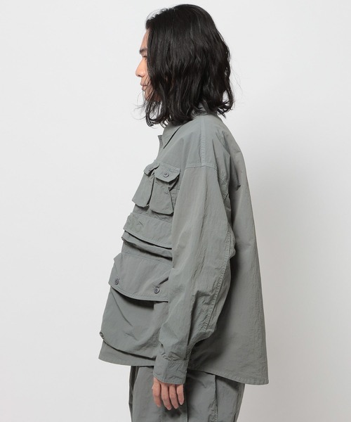 niko and...（ニコアンド）の「[UNSTUDIED]アシメトリーファティーグジャケット（ナイロンジャケット・メンズ・グレー/ピンク・LARGE/MEDIUM）」の19枚目の写真
