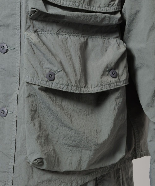 niko and...（ニコアンド）の「[UNSTUDIED]アシメトリーファティーグジャケット（ナイロンジャケット・メンズ・グレー/ピンク・LARGE/MEDIUM）」の13枚目の写真