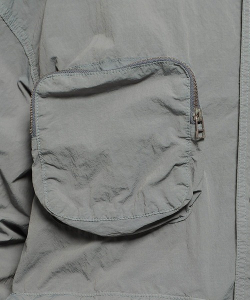 niko and...（ニコアンド）の「[UNSTUDIED]アシメトリーファティーグジャケット（ナイロンジャケット・メンズ・グレー/ピンク・LARGE/MEDIUM）」の15枚目の写真