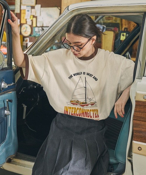 MONO-MART LADY'S（モノマートレディース）の「リンガー サマーバケーショングラフィックプリント半袖Tシャツ（Tシャツ/カットソー・レディース・ネイビー系2/チャコールグレー/ワイン/ブラウン/ネイビー系1/グレー系1/ネイビー・FREE）」の4枚目の写真