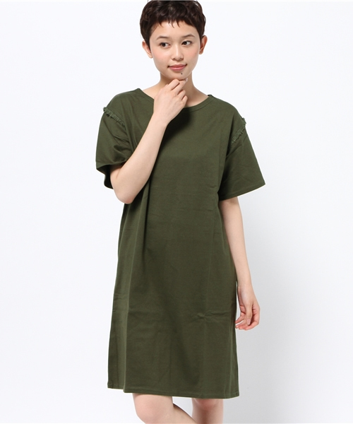 one after another NICE CLAUP(ワンアフターアナザーナイスクラップ)の「【ナイスクラップ】フリンジワンピース(Tシャツ/カットソー・レディース・アイボリー/キャメル/カーキ/スミクロ・FREE)」の3枚目の写真