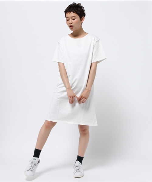 one after another NICE CLAUP(ワンアフターアナザーナイスクラップ)の「【ナイスクラップ】フリンジワンピース(Tシャツ/カットソー・レディース・アイボリー/キャメル/カーキ/スミクロ・FREE)」の8枚目の写真