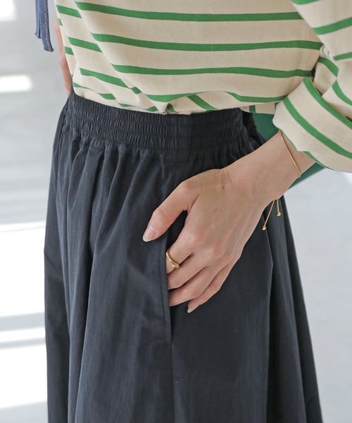 Crisp(クリスプ)の「タックギャザーフレアスカート(スカート・レディース・ブラック/イエロー・FREE)」の14枚目の写真