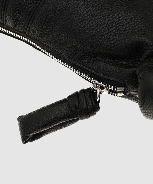 LEMAIRE（ルメール）の「SMALL CROISSANT BAG（ショルダーバッグ・レディース・グリーン/ホワイト/ブラウン/ブラウン系その他/ブラック/イエロー・OS）」の8枚目の写真