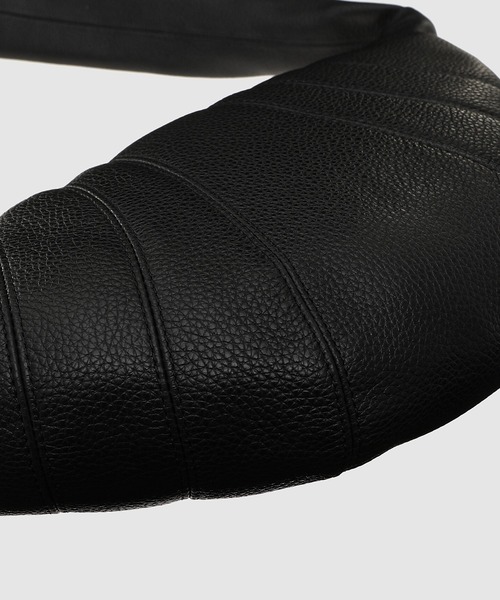 LEMAIRE（ルメール）の「SMALL CROISSANT BAG（ショルダーバッグ・レディース・グリーン/ホワイト/ブラウン/ブラウン系その他/ブラック/イエロー・OS）」の9枚目の写真