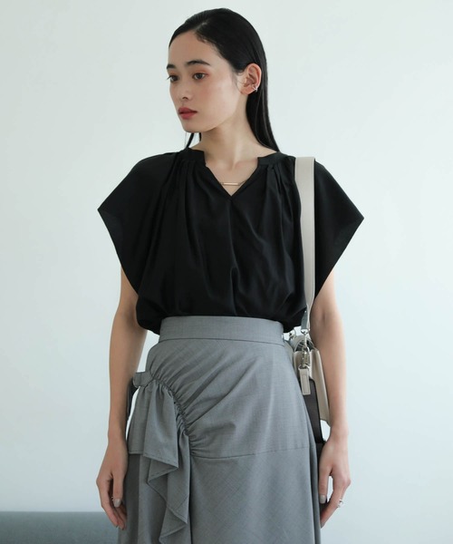 LADYMADE（レディメイド）の「2WAYシアーギャザーブラウス（シャツ/ブラウス・レディース・モカ/ホワイト/ブラック・FREE）」の11枚目の写真