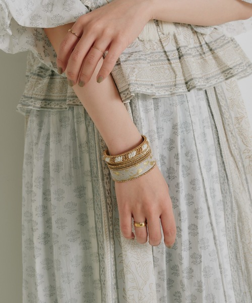 CIAOPANIC TYPY（チャオパニックティピー）の「【aguni】ハラコビーズバングル（ブレスレット・レディース・ベージュ・ONE SIZE）」の3枚目の写真