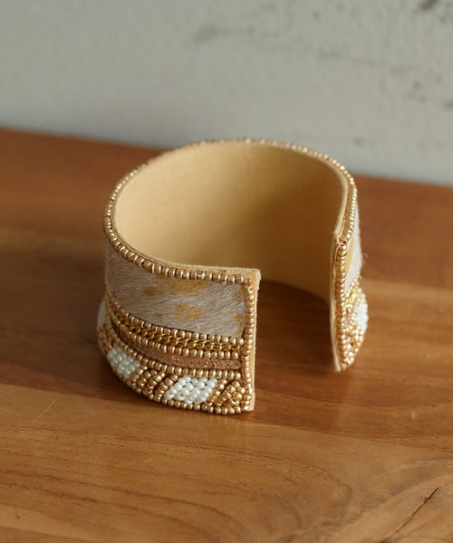 CIAOPANIC TYPY（チャオパニックティピー）の「【aguni】ハラコビーズバングル（ブレスレット・レディース・ベージュ・ONE SIZE）」の6枚目の写真