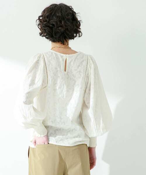 URBAN RESEARCH Sonny Label(アーバンリサーチサニーレーベル)の「ボタニカルコットンジャガードブラウス(シャツ/ブラウス・レディース・ミント/ブルー/オフホワイト・FREE)」の15枚目の写真