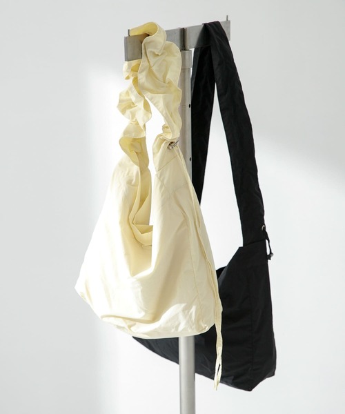 URBAN RESEARCH Sonny Label（アーバンリサーチサニーレーベル）の「ナイロン2WAYショルダーバッグ（ショルダーバッグ・レディース・ブラック/アイボリー・ONE）」の7枚目の写真