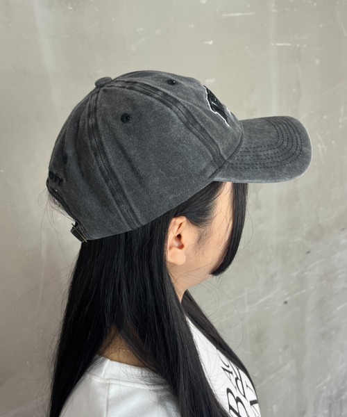 Loco Ocean（ロコオーシャン）の「NEWYORK 刺繍ロゴ ダメージデニム クラッシュデニム キャップ（キャップ・レディース・ブラック/ネイビー/ベージュ・ONE SIZE）」の5枚目の写真