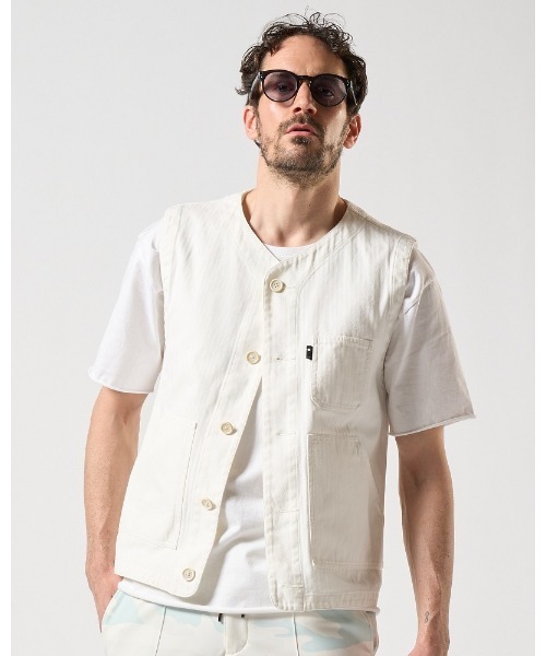 wjk（ダヴルジェイケイ）の「【LEON×B'2nd×wjk】urban work vest（ベスト・メンズ・ブラック系その他/ホワイト・SMALL/MEDIUM/LARGE/X-LARGE）」の2枚目の写真