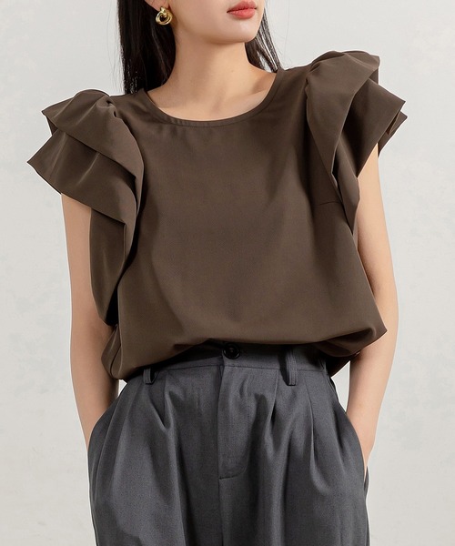 DAY CLOSET（デイ クローゼット）の「レディース Wボリュームフリルスリーブブラウス（シャツ/ブラウス・レディース・ブラック/ホワイト/ダークブラウン・FREE）」の3枚目の写真