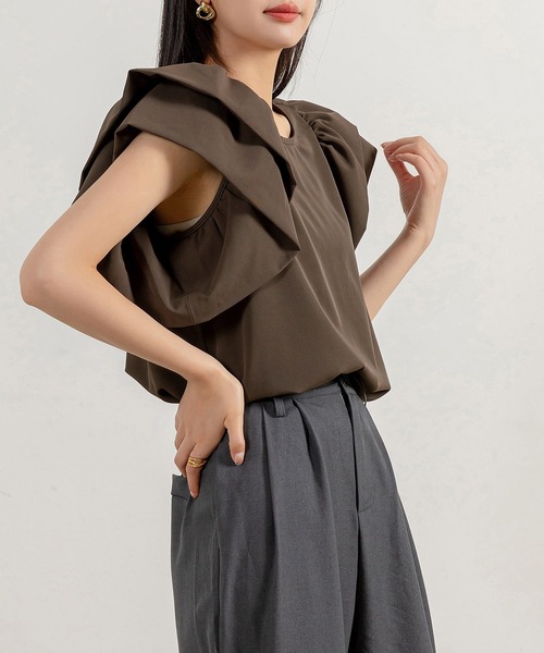 DAY CLOSET（デイ クローゼット）の「レディース Wボリュームフリルスリーブブラウス（シャツ/ブラウス・レディース・ブラック/ホワイト/ダークブラウン・FREE）」の15枚目の写真