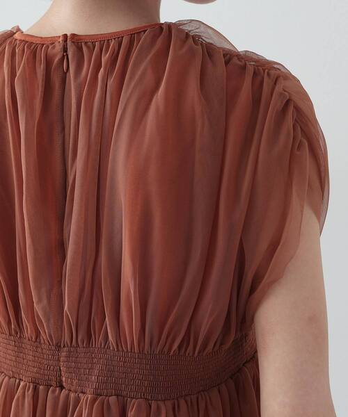 GALLEST（ギャレスト）の「◆チュールシャーリングトップス（シャツ/ブラウス・レディース・ブラック/ダークブラウン/アイボリー・38）」の21枚目の写真