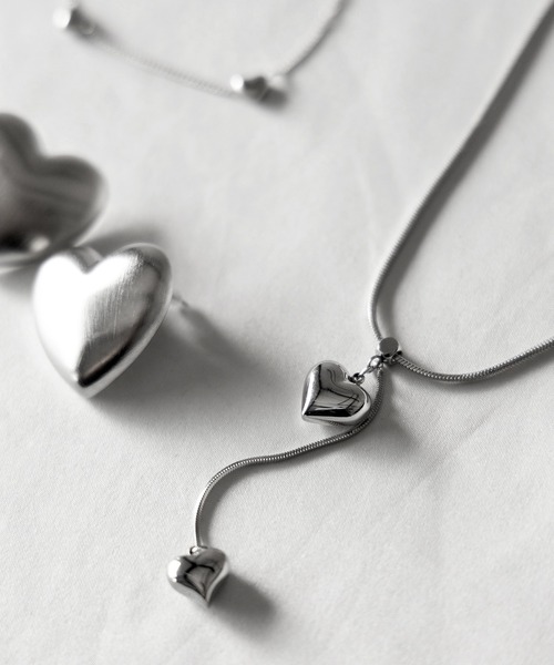 me+em select(ミームセレクト)の「Y字ハート2連ネックレス / YFORM 2HEART NECKLACE(ネックレス・レディース・シルバー・FREE)」の4枚目の写真