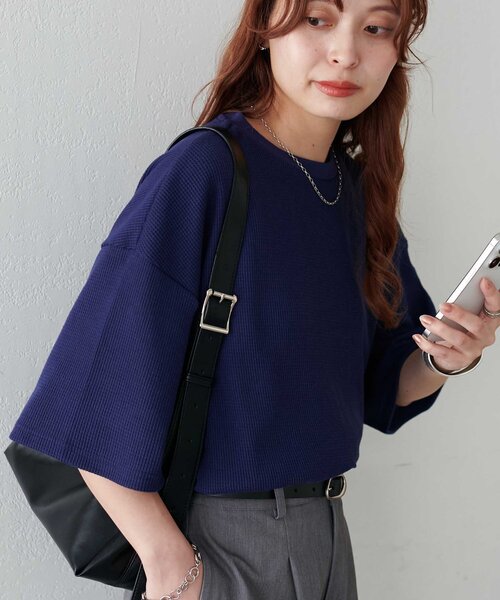 DISCOAT(ディスコート)の「【24色展開】ワッフル半袖Tシャツ《WEB限定》(Tシャツ/カットソー・レディース・ホワイト系その他/レッド/ピンクベージュ/アイボリー/ダークブルー/オレンジ/ネイビー/ブラック/ホワイト系その他2/ブラック系その他/ブルー/ホワイト/ブラック系その他2/グレイッシュベージュ/チャコールグレー/ブラウン/グレー/ピンク系その他/ライトベージュ/ピンク系その他2/ベージュ系その他/ブルー系その他/カーキ/ミント/キャメル/グレー系その他・MEDIUM)」の18枚目の写真