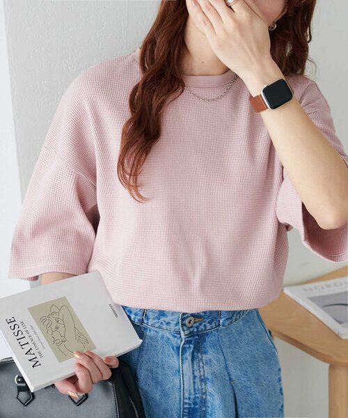 DISCOAT(ディスコート)の「【24色展開】ワッフル半袖Tシャツ《WEB限定》(Tシャツ/カットソー・レディース・ホワイト系その他/レッド/ピンクベージュ/アイボリー/ダークブルー/オレンジ/ネイビー/ブラック/ホワイト系その他2/ブラック系その他/ブルー/ホワイト/ブラック系その他2/グレイッシュベージュ/チャコールグレー/ブラウン/グレー/ピンク系その他/ライトベージュ/ピンク系その他2/ベージュ系その他/ブルー系その他/カーキ/ミント/キャメル/グレー系その他・MEDIUM)」の22枚目の写真
