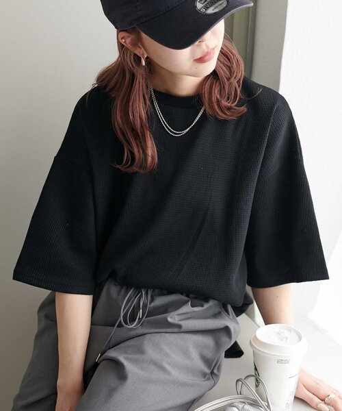 DISCOAT(ディスコート)の「【24色展開】ワッフル半袖Tシャツ《WEB限定》(Tシャツ/カットソー・レディース・ホワイト系その他/レッド/ピンクベージュ/アイボリー/ダークブルー/オレンジ/ネイビー/ブラック/ホワイト系その他2/ブラック系その他/ブルー/ホワイト/ブラック系その他2/グレイッシュベージュ/チャコールグレー/ブラウン/グレー/ピンク系その他/ライトベージュ/ピンク系その他2/ベージュ系その他/ブルー系その他/カーキ/ミント/キャメル/グレー系その他・MEDIUM)」の6枚目の写真