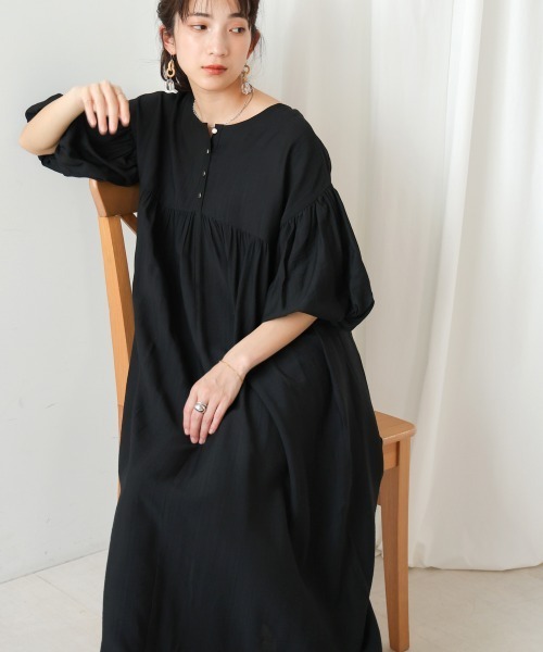 Bou Jeloud（ブージュルード）の「【高身長向けサイズ展開あり】袖ボリューム前後２WAYワンピース（ワンピース・レディース・ブラック/オレンジ/ベージュ・TL/38）」の2枚目の写真
