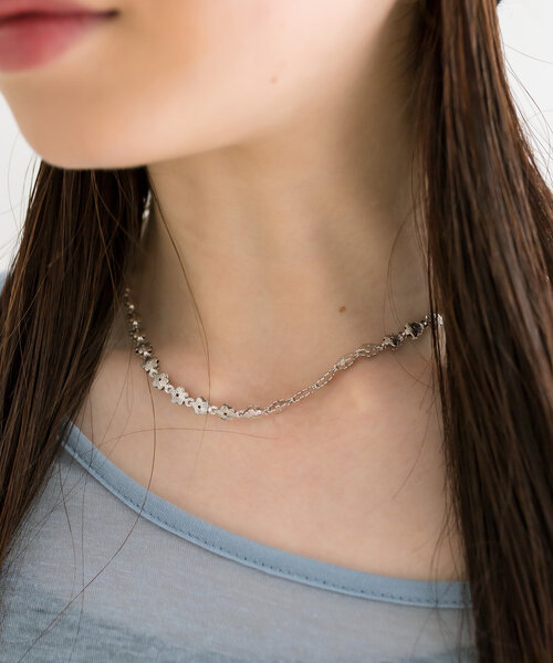 OLIVE des OLIVE（オリーブデオリーブ）の「フラワーネックレス　1041110190（ネックレス・レディース・ゴールド/シルバー・FREE）」の16枚目の写真