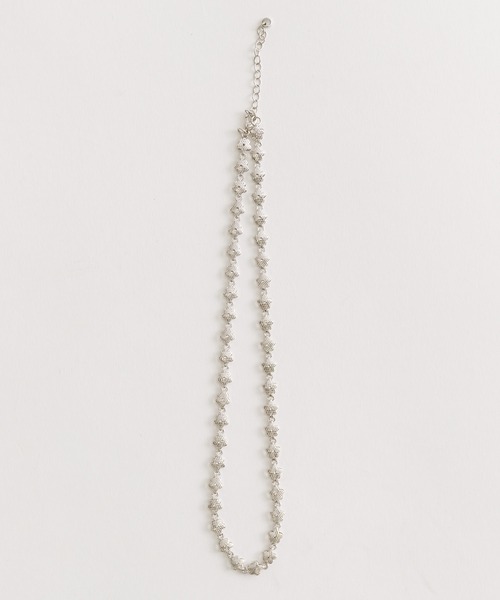 OLIVE des OLIVE（オリーブデオリーブ）の「フラワーネックレス　1041110190（ネックレス・レディース・ゴールド/シルバー・FREE）」の4枚目の写真