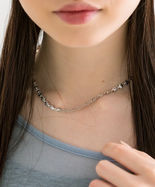 OLIVE des OLIVE（オリーブデオリーブ）の「フラワーネックレス　1041110190（ネックレス・レディース・ゴールド/シルバー・FREE）」の5枚目の写真