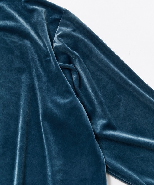 ADAM ET ROPE'（アダムエロペ）の「ルーズシルエット ベロア クルーネック プルオーバー / ロングシーズン着用可能 / セットアップ対応 / ユニセックス（Tシャツ/カットソー・メンズ・ブラウン/ブルー系その他/ブルー系その他4・L/M）」の7枚目の写真