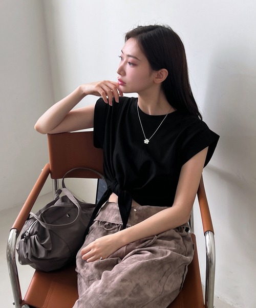 by muni:r(バイ ムニール)の「シンプルロールアップTシャツ(Tシャツ/カットソー・レディース・ホワイト/ブラック/グレー・FREE)」の15枚目の写真