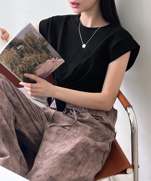 by muni:r(バイ ムニール)の「シンプルロールアップTシャツ(Tシャツ/カットソー・レディース・ホワイト/ブラック/グレー・FREE)」の16枚目の写真