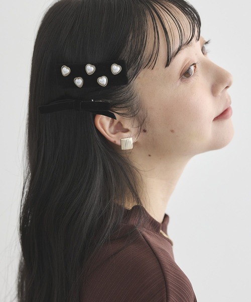 earth music&ecology（アースミュージックアンドエコロジー）の「SET2点リボンクリップ＋パール付きベロアクリップ（その他ヘアアクセサリー・レディース・ブラック/アイボリー・FREE）」の4枚目の写真