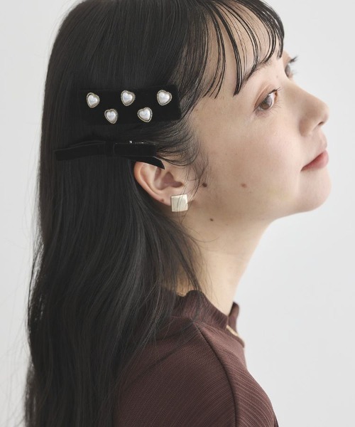 earth music&ecology（アースミュージックアンドエコロジー）の「SET2点リボンクリップ＋パール付きベロアクリップ（その他ヘアアクセサリー・レディース・ブラック/アイボリー・FREE）」の7枚目の写真