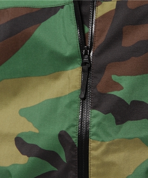 THE NORTH FACE（ザノースフェイス）の「ザ・ノース・フェイス メンズマウンテンレインパーカー / ノベルティベンチャージャケット（マウンテンパーカー・メンズ・ウッドランド/カモフラージュ/その他3/その他4/グレー系カモフラージュ/グリーン系カモフラージュ/グリーン系その他2・LARGE/MEDIUM/SMALL/X-LARGE）」の20枚目の写真