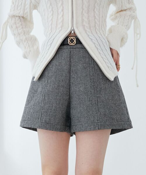 MAJESTIC LEGON（マジェスティックレゴン）の「ベルト付きショートパンツ（その他パンツ・レディース・ベージュ/ブラック/サンドベージュ/ブラウン系その他2/グレー系その他・MEDIUM）」の3枚目の写真