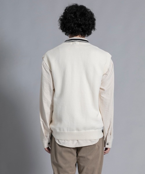 aimoha(アイモハ)の「aimoha men Varsity Vibe Knit Vest(ベスト・メンズ・オフホワイト/ブラック/ライトグレー・MEDIUM/LARGE/X-LARGE/XX-LARGE/XXX-LARGE)」の6枚目の写真