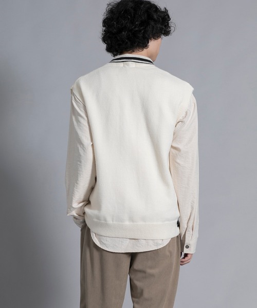 aimoha(アイモハ)の「aimoha men Varsity Vibe Knit Vest(ベスト・メンズ・オフホワイト/ブラック/ライトグレー・MEDIUM/LARGE/X-LARGE/XX-LARGE/XXX-LARGE)」の7枚目の写真
