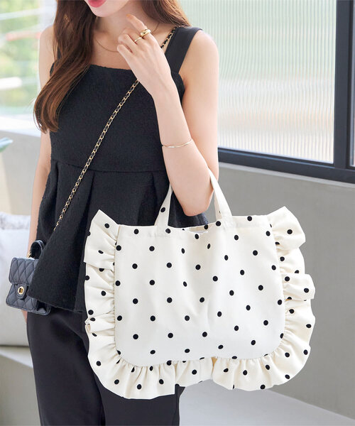 KOBE LETTUCE（コウベレタス）の「選べる2タイプ ドット柄フリルトートバッグ（トートバッグ・レディース・アイボリー系/ブラック系/クリーム/ブラック・B/A）」の4枚目の写真