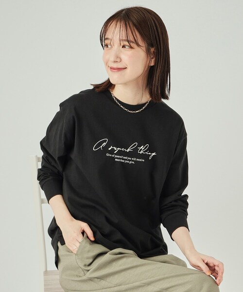 SHOO・LA・RUE（シューラルー）の「◆【洗える】プリントロングスリーブTシャツ（Tシャツ/カットソー・レディース・ブラウン系3/ブラック/ホワイト系1/イエロー系9/モスグリーン系2/グレー系その他2/ホワイト/アイボリー系1・02/03/04）」の4枚目の写真
